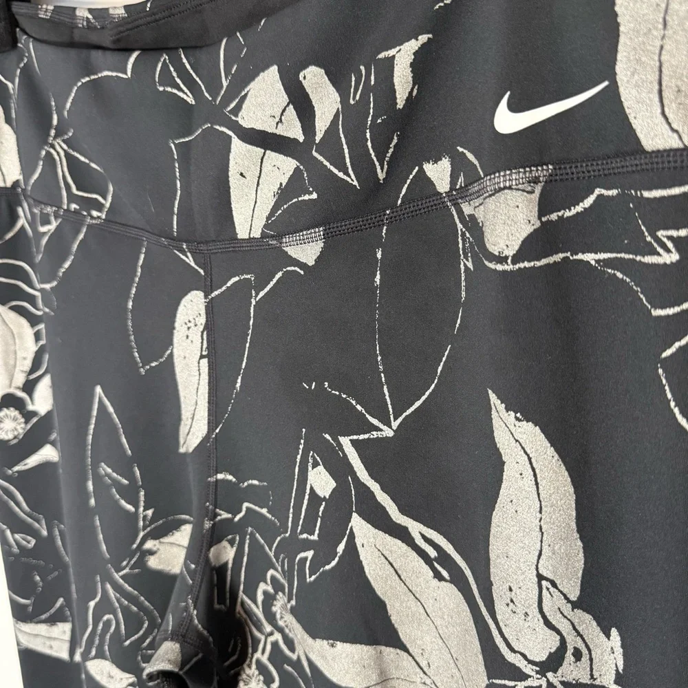 Nike Women’s Black Metallic Floral Sport Leggings Size XXL - Picture 4 of 6